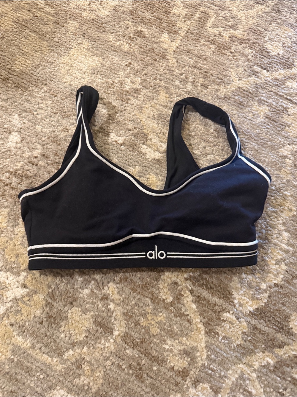 Alo yoga sports bra
